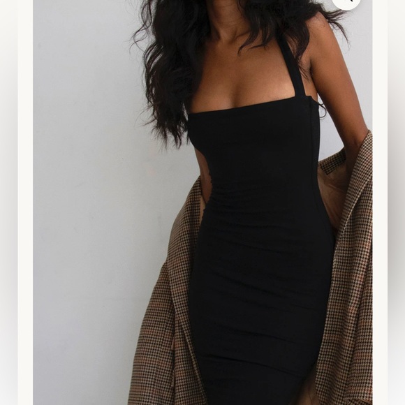 Halterneck Dress - Picture 2 of 5